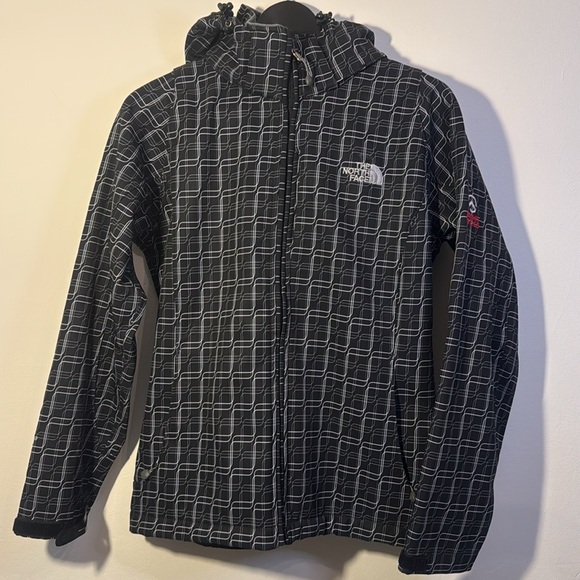 THE NORTH FACE WOMENS GORETEX JACKET BLACK & WHITE SIZE M EUC - Picture 1 of 10